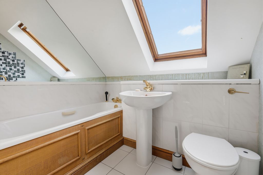 Additional image 10 of 6 bed detached house for saleWest Common Close, Harpenden AL5