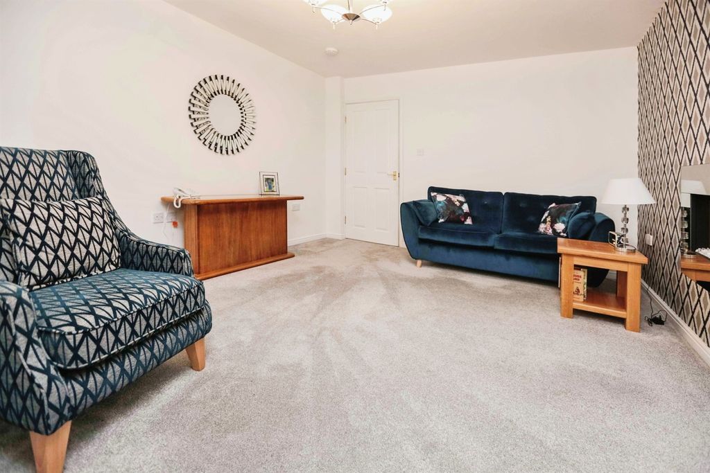 Additional image 8 of 2 bed flat for saleCavalier Drive, Halesowen B63