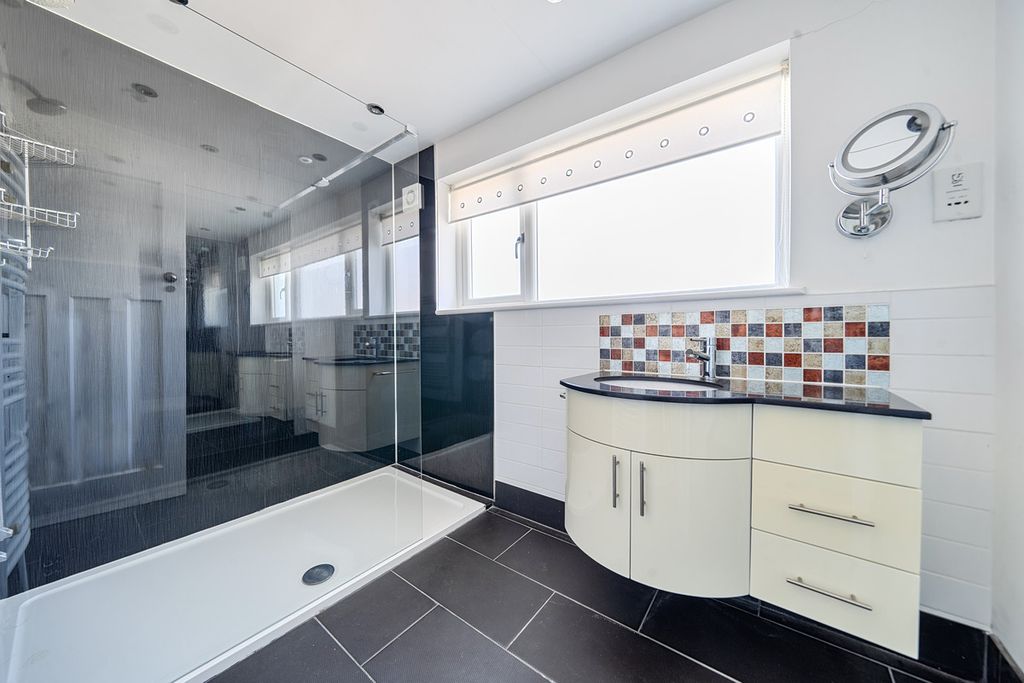 Additional image 26 of 4 bed detached house for saleSt Catherines Road, Hayling Island PO11