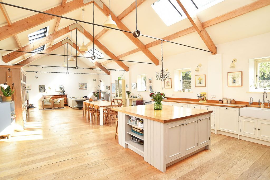 5 bed barn conversion for saleBeckwith, Harrogate HG3 photo 3
