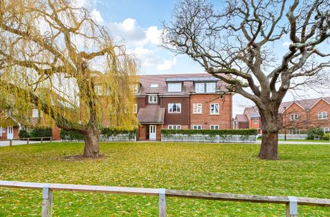 Oaktree Gardens, New Eltham, London SE9