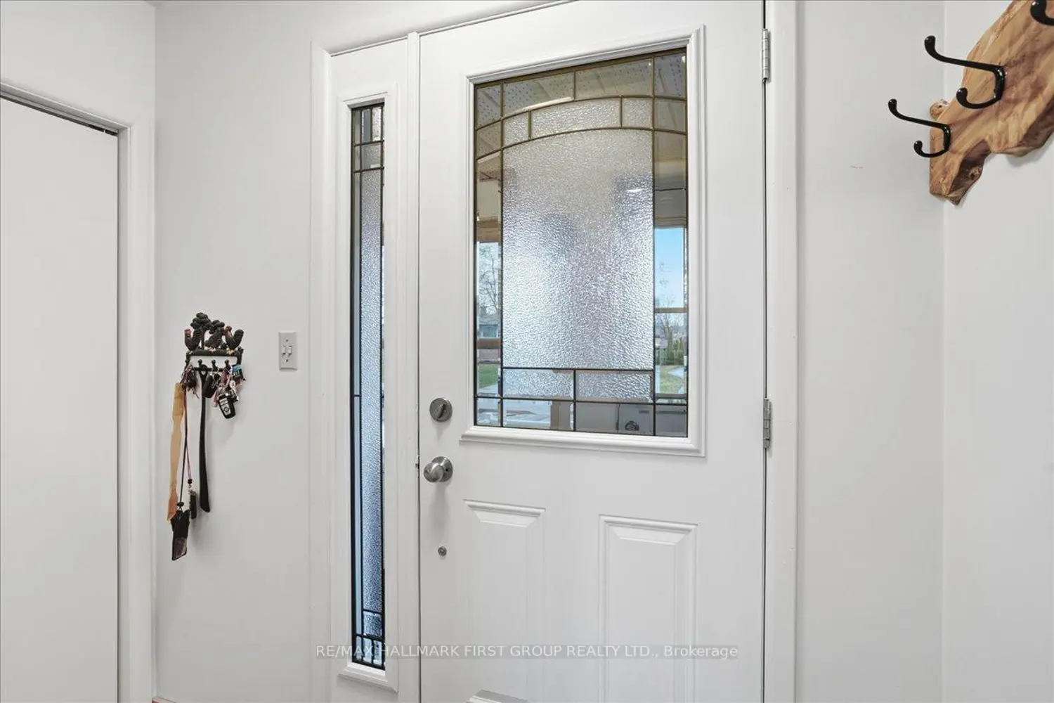 638 Bridge Street photo 2
