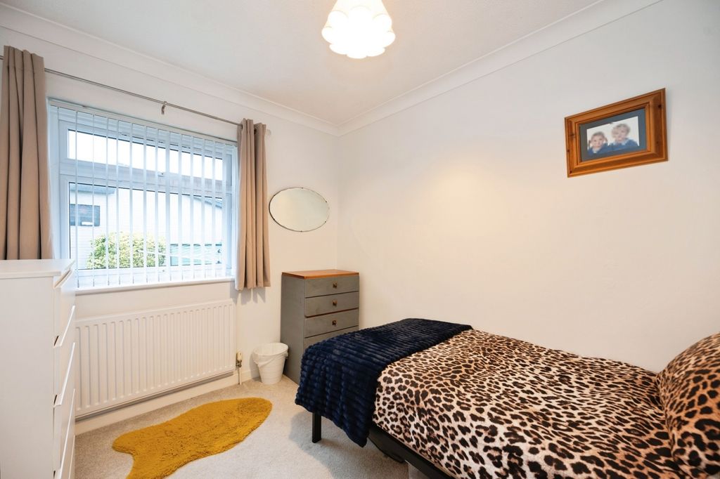 Additional image 14 of 2 bed flat for saleSouthwood Road, Hayling Island, Hampshire PO11
