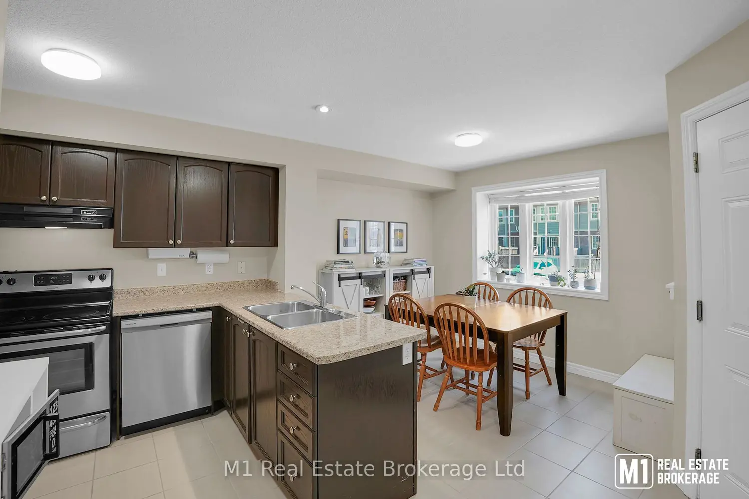 15 Carere Crescent 46B photo 5