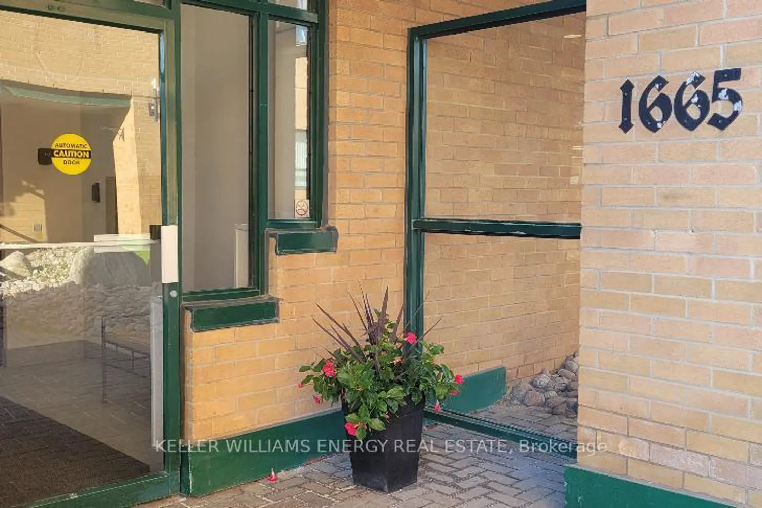 1665 Pickering Parkway 807 photo 2