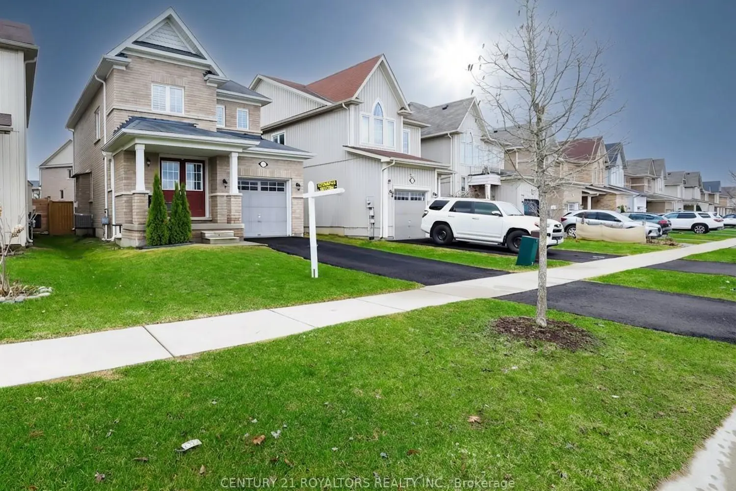 386 Thompson Street photo 2