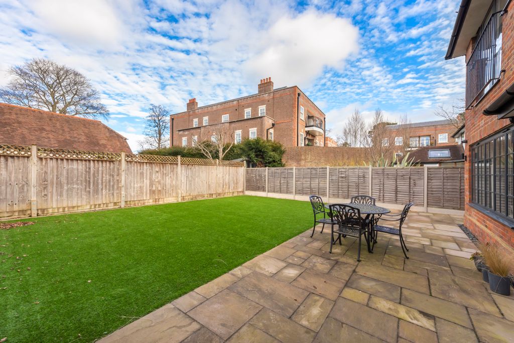 Additional image 7 of 4 bed detached house for saleKirkdale Road, Harpenden AL5