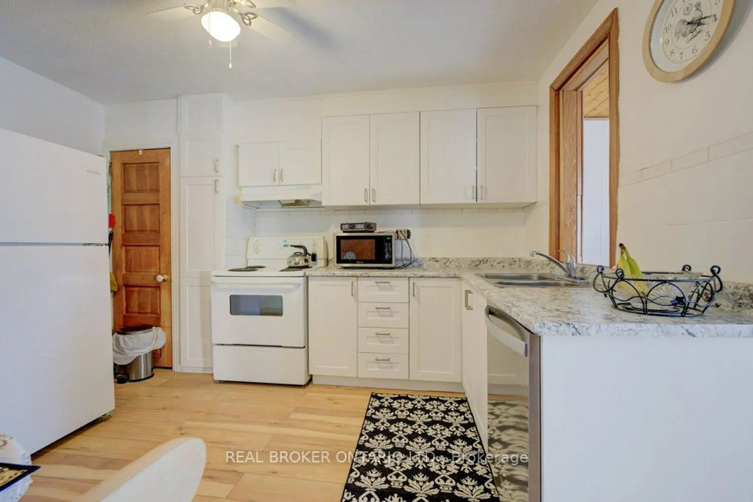 458 Upper Wentworth Street photo 5