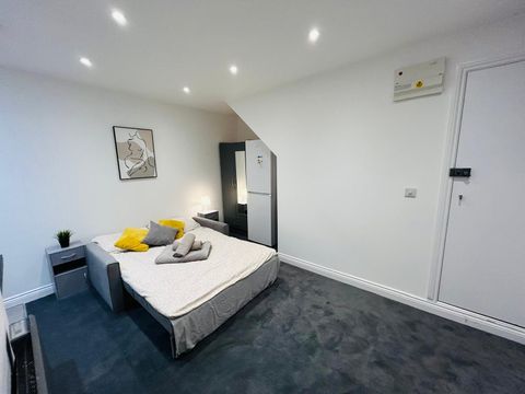 Woodberry Down Estate, London N4, Studio to rent