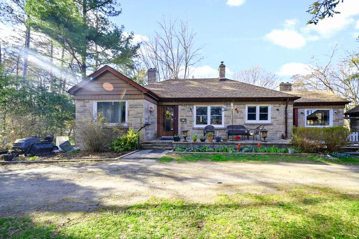 6244 Kingston Road photo 4