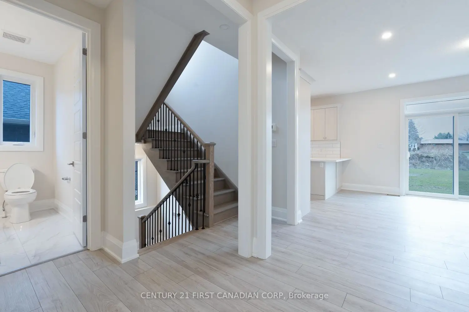 241 Leitch Street photo 3