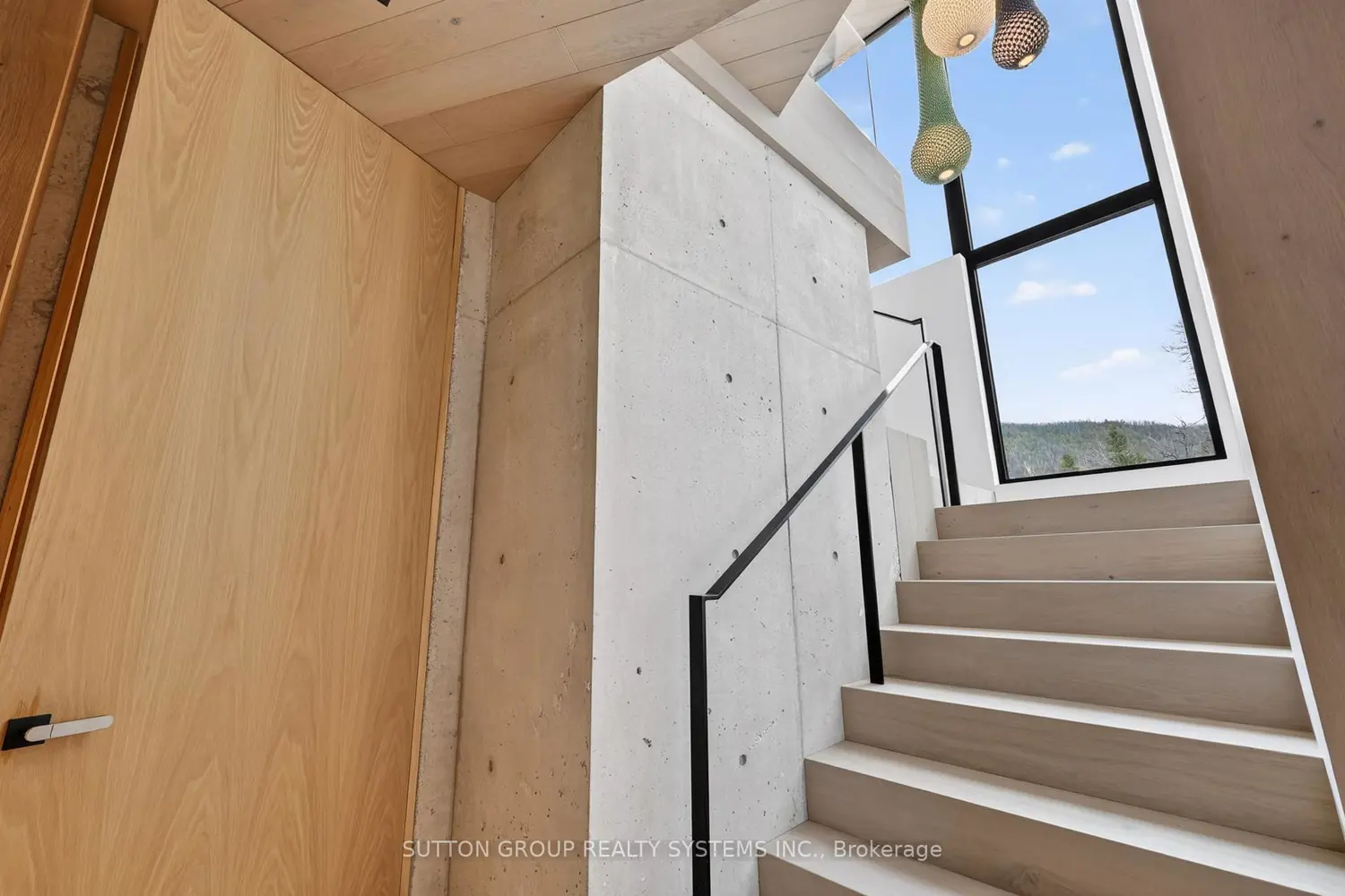 120 Sebastian Street photo 4