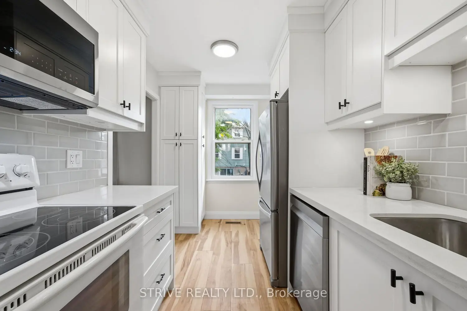 Additional image 7 of 1718 John Street 33