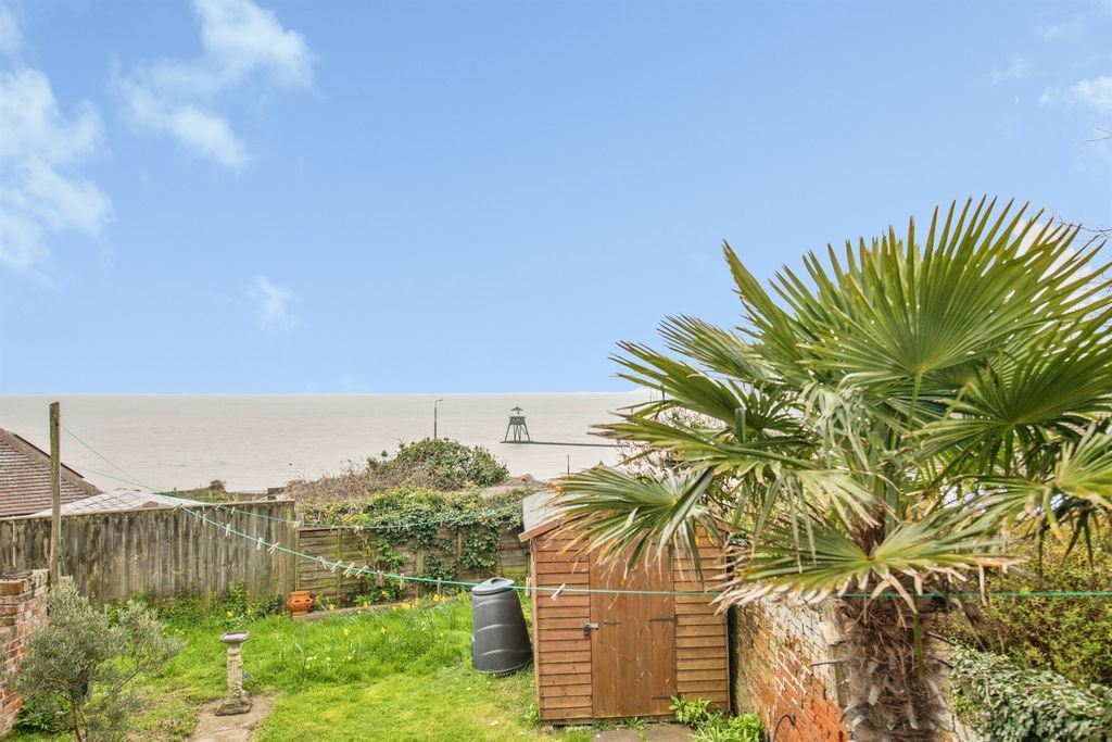 6 bed semi-detached house for saleFronks Road, Harwich CO12