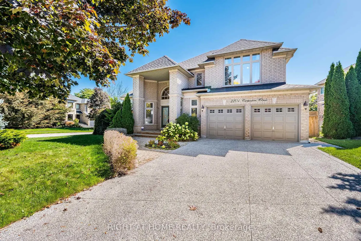 2204 Carpenters Circle