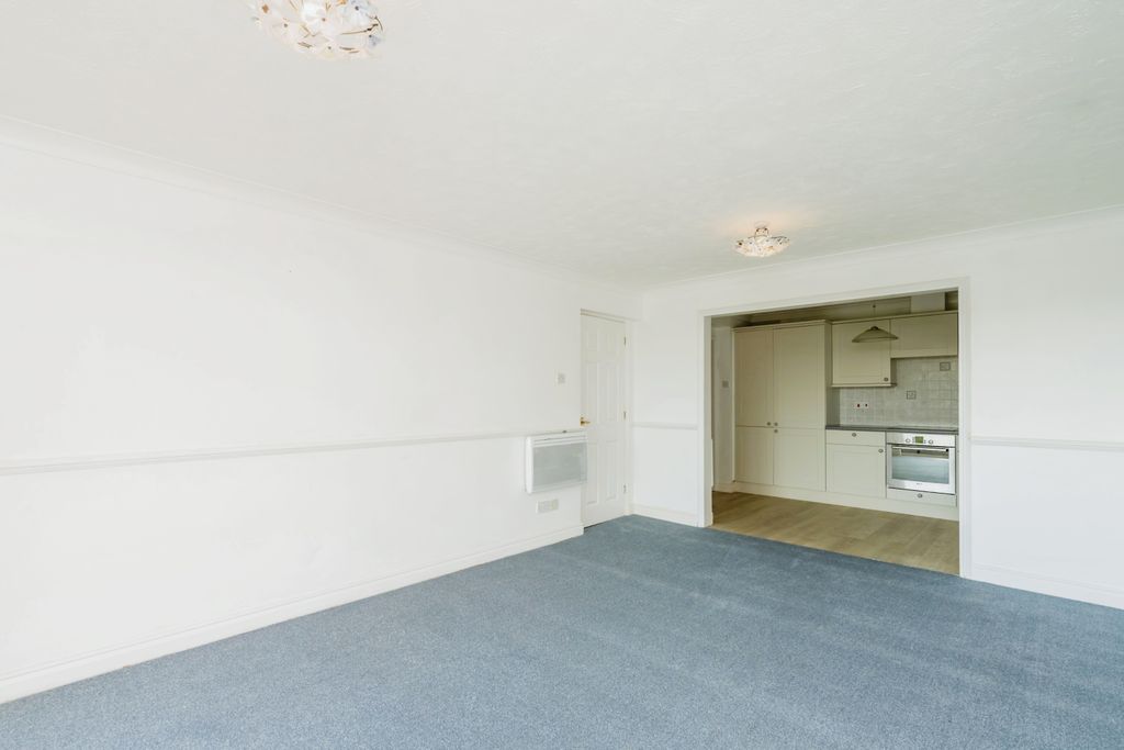 Additional image 9 of 1 bed flat for sale390 Sea Front, Hayling Island PO11