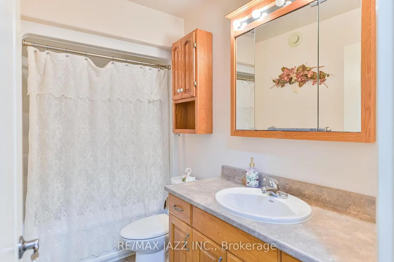 Additional image 5 of 33 Ashwood Crescent