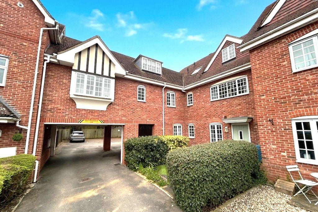 Additional image 9 of 1 bed flat for saleFoundry Close, Hook, Hampshire RG27