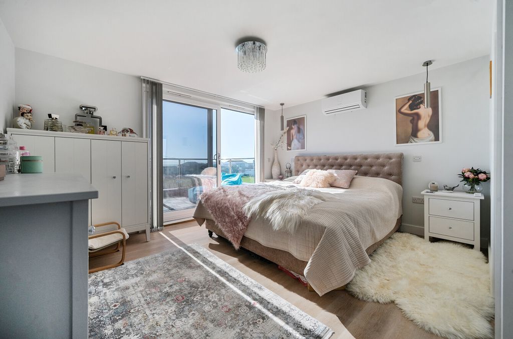 Additional image 9 of 4 bed detached house for saleSandy Beach Estate, Hayling Island, Hampshire PO11