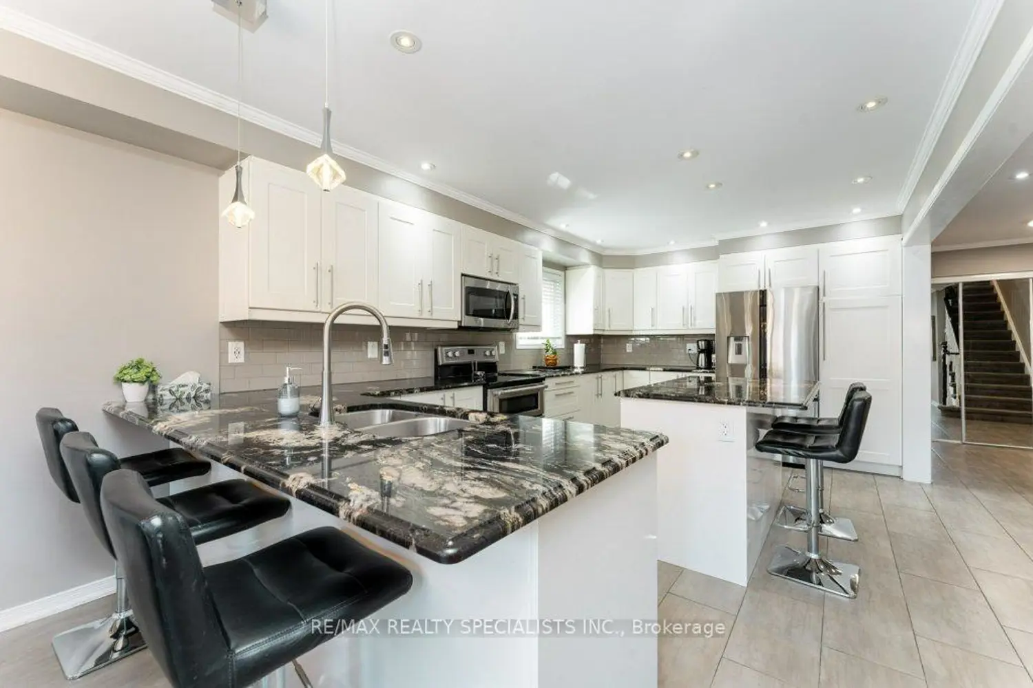 34 Killaloe Crescent photo 5