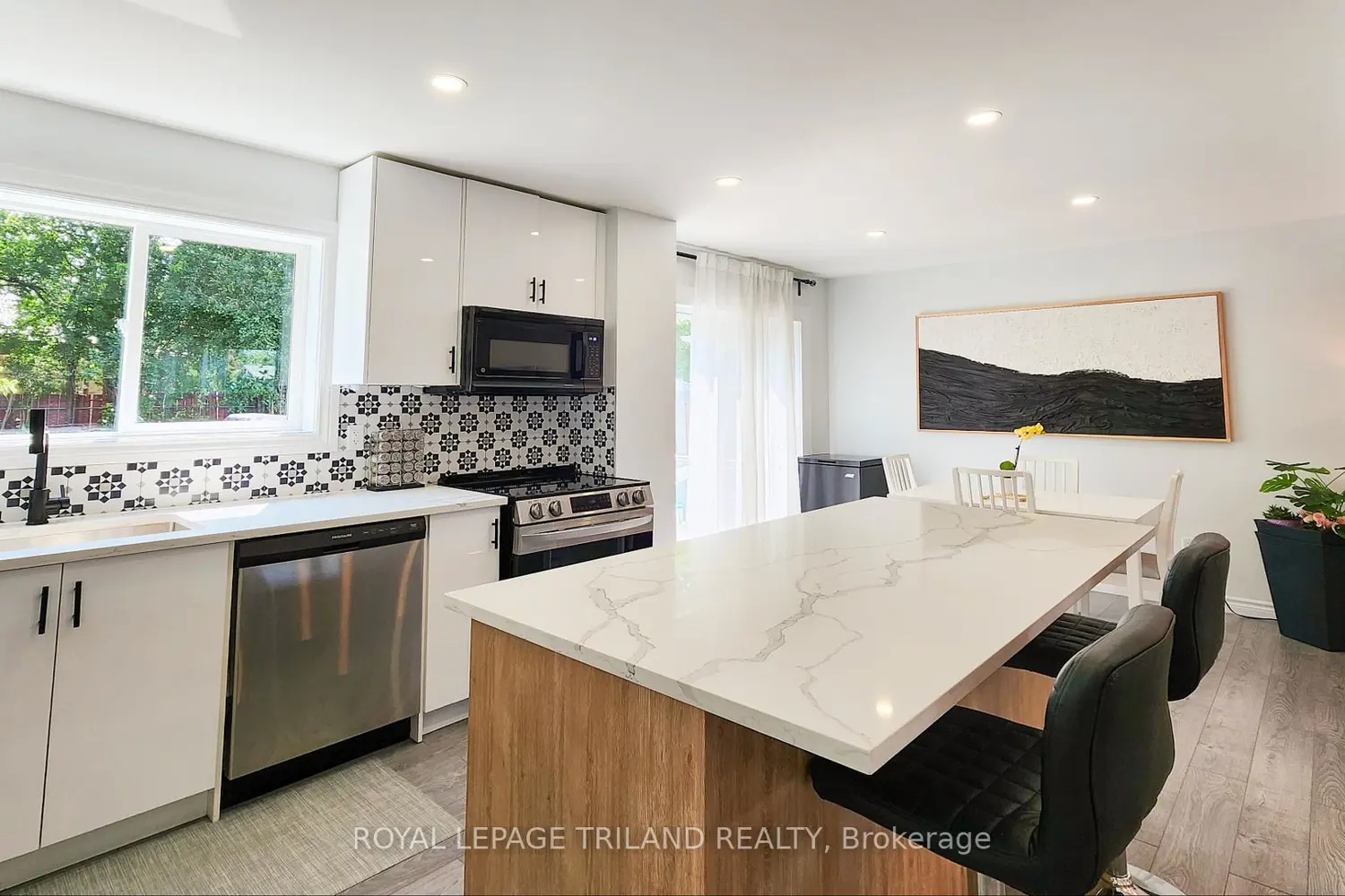 51 Ashbury Avenue photo 3