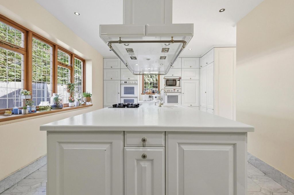 Additional image 3 of 6 bed detached house for saleWest Common Close, Harpenden AL5