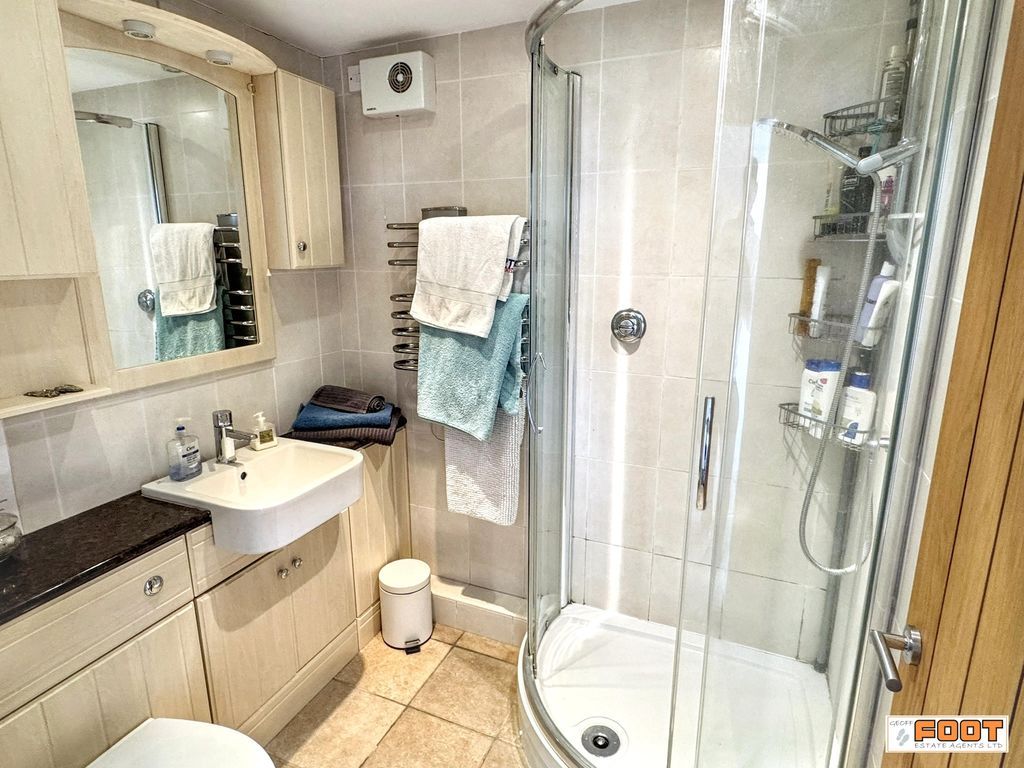 Additional image 9 of 2 bed flat for saleSouthwood Road, Hayling Island PO11