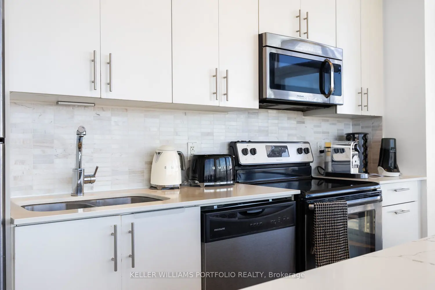 Additional image 7 of 105 The Queensway Avenue 3410