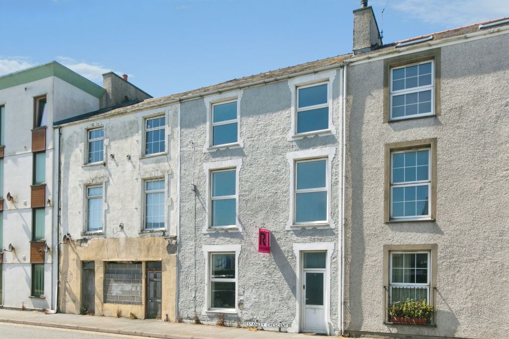 5 bed terraced house for saleStanley Crescent, Holyhead LL65