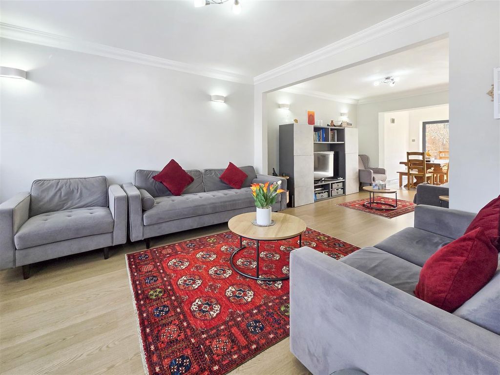 Additional image 9 of 4 bed semi-detached house for saleGledwood Gardens, Hayes UB4