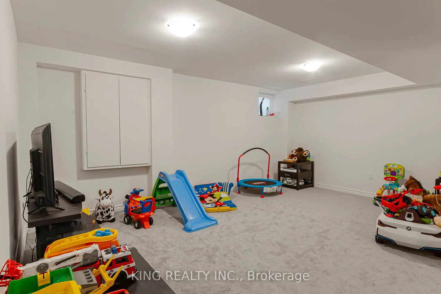 65 English Drive photo 3