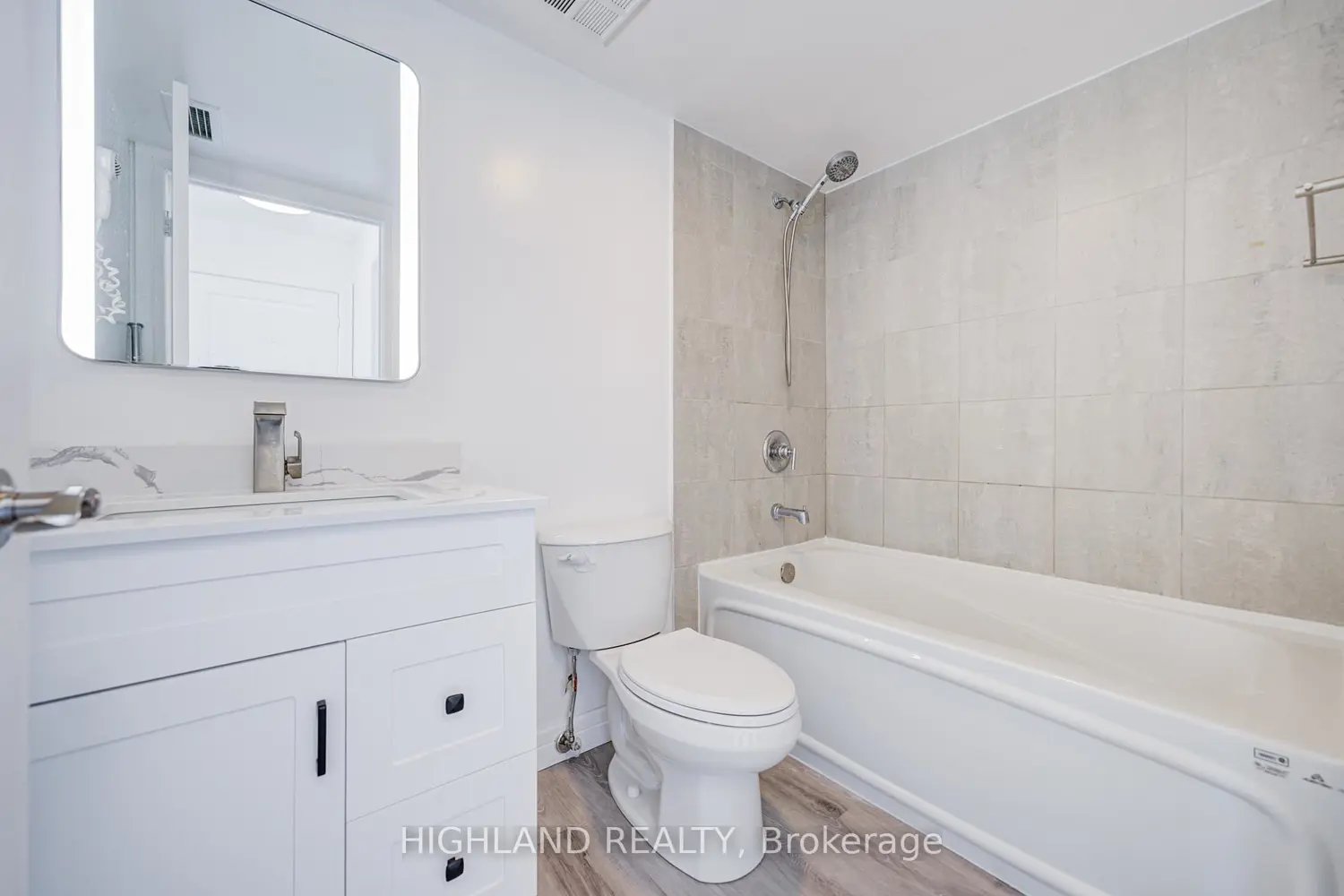 18 Harrison Garden Boulevard 1002 photo 2