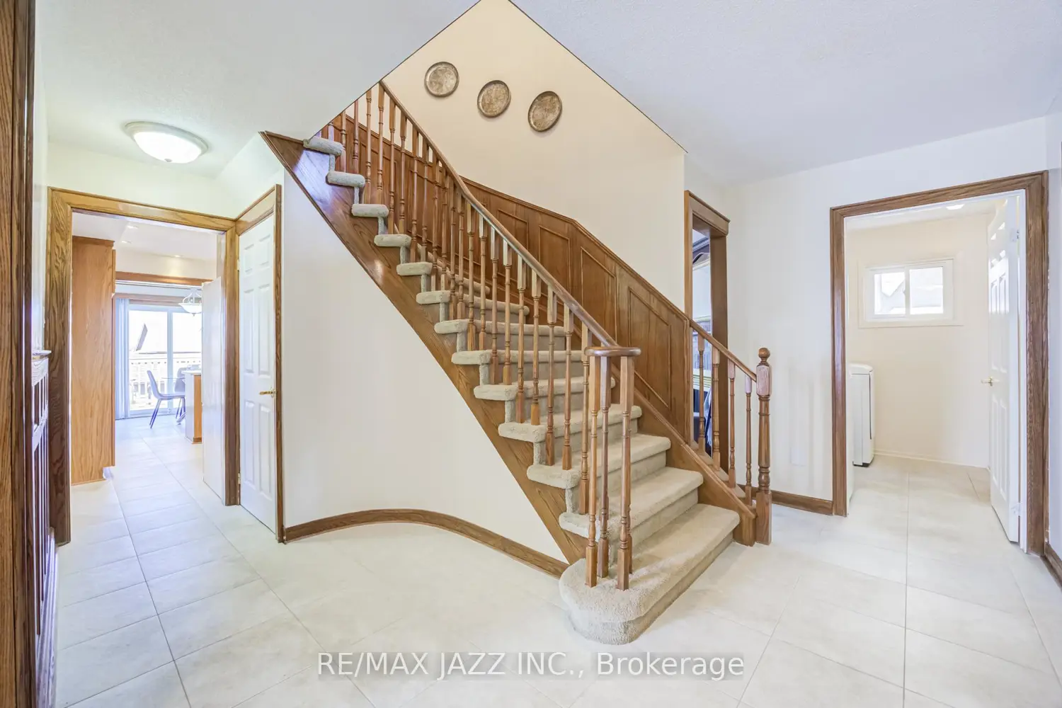 2 Coomer Crescent