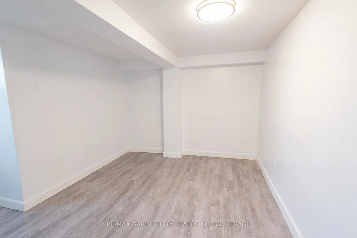 99 Beatrice Street photo 5