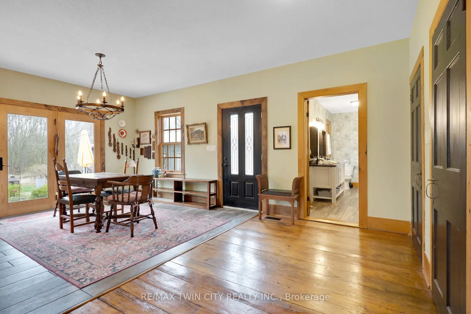 3612 Indian Trail photo 2