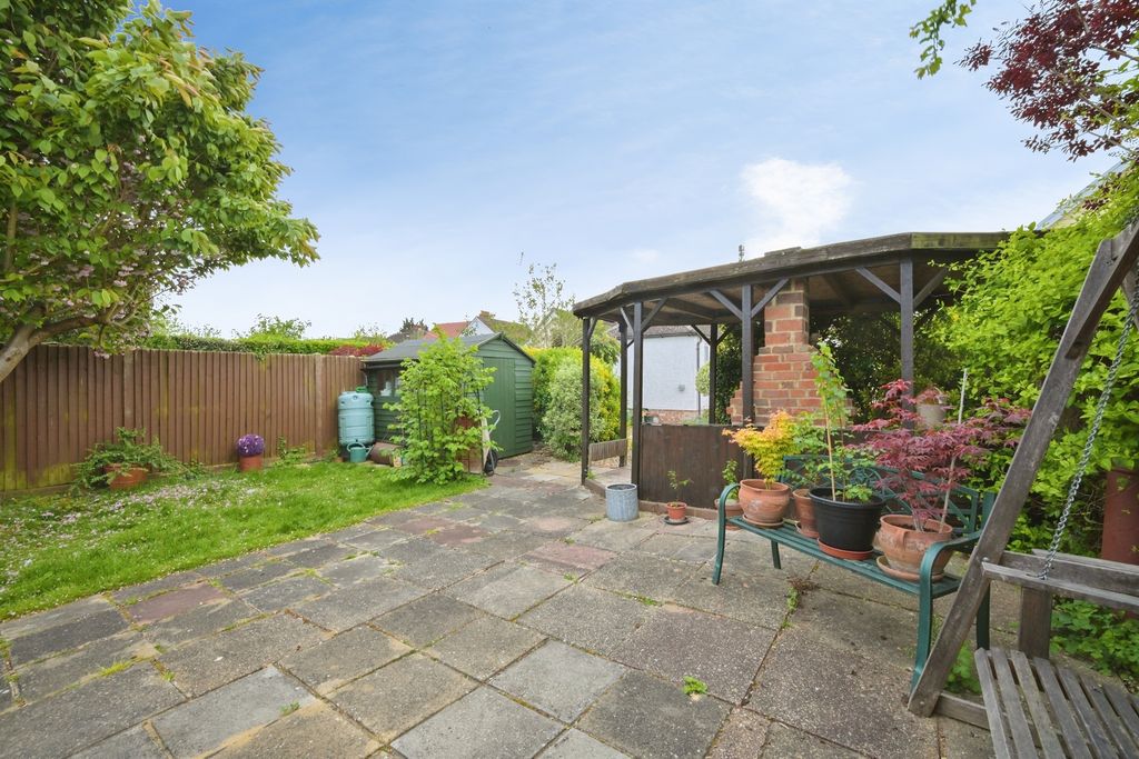 Additional image 16 of 5 bed detached bungalow for saleWare Road, Hoddesdon EN11
