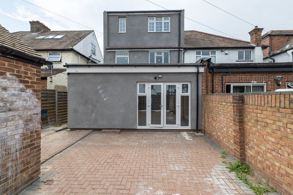 Additional image 4 of 5 bed semi-detached house for saleNelson Road, Hounslow TW3