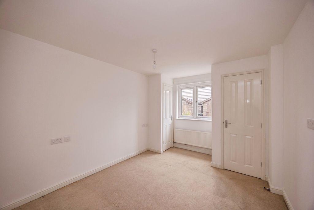 Additional image 8 of 1 bed flat for saleLittle Hackets, Havant, Hampshire PO9