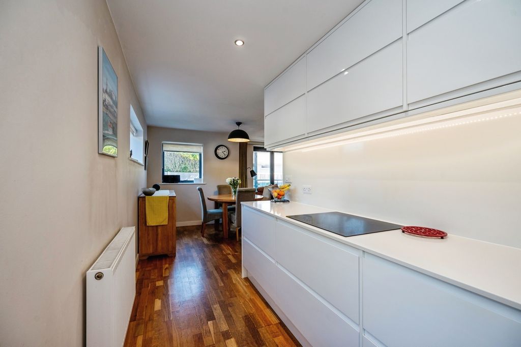 Additional image 8 of 2 bed flat for saleChannel House, 386 Sea Front, Hayling Island, Hampshire PO11