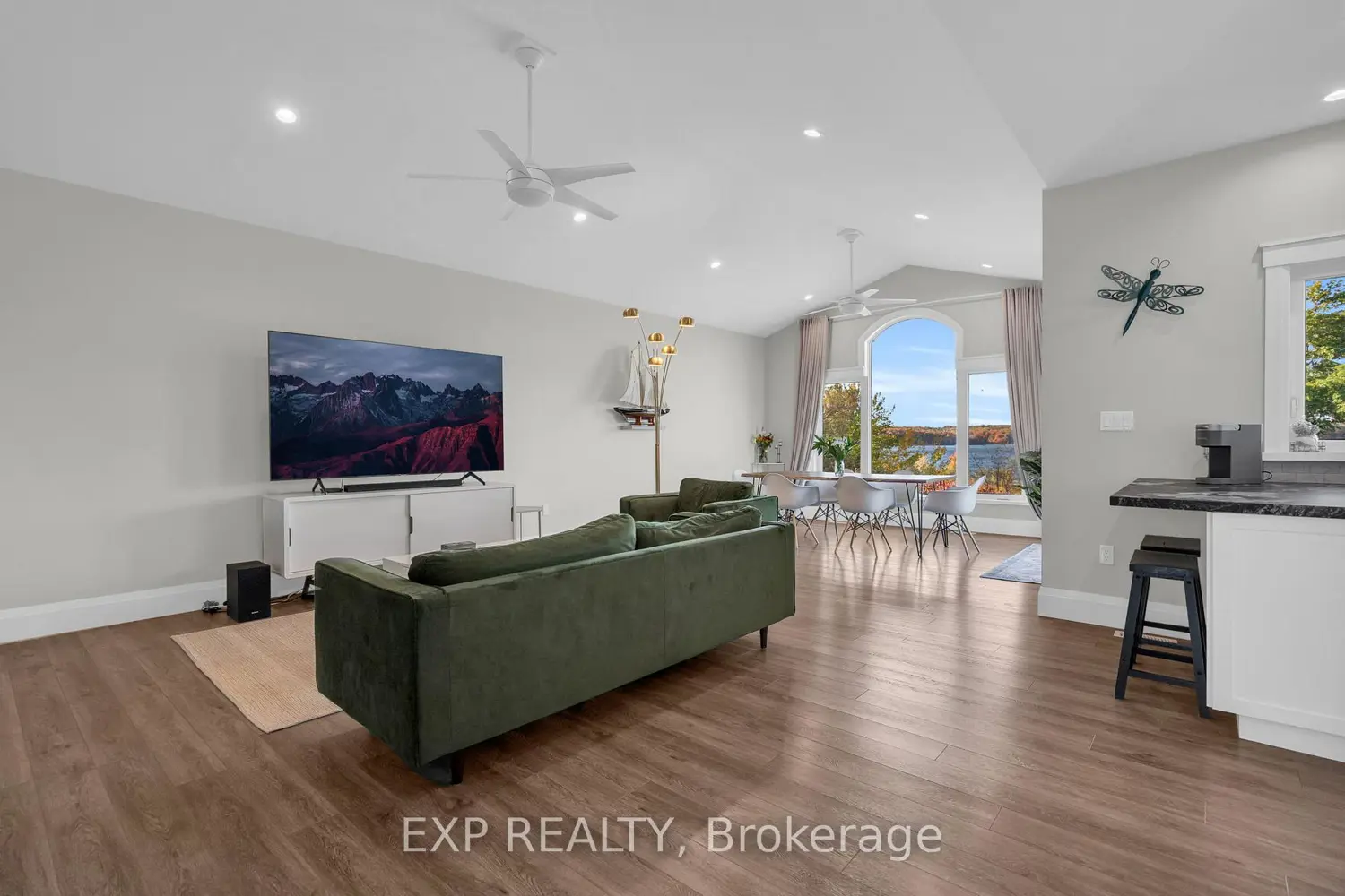 244 Frank Street photo 3
