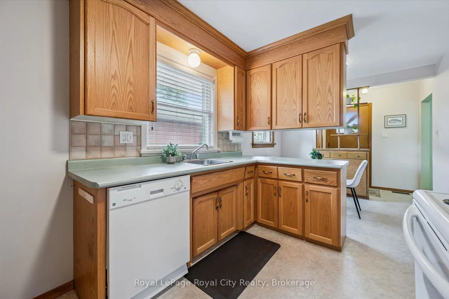 10 Paul Avenue photo 2