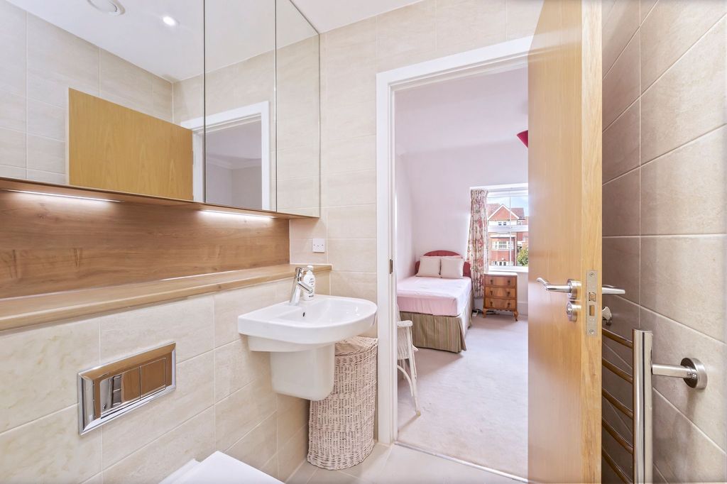Additional image 13 of 2 bed flat for saleDurrants Drive, Faygate RH12