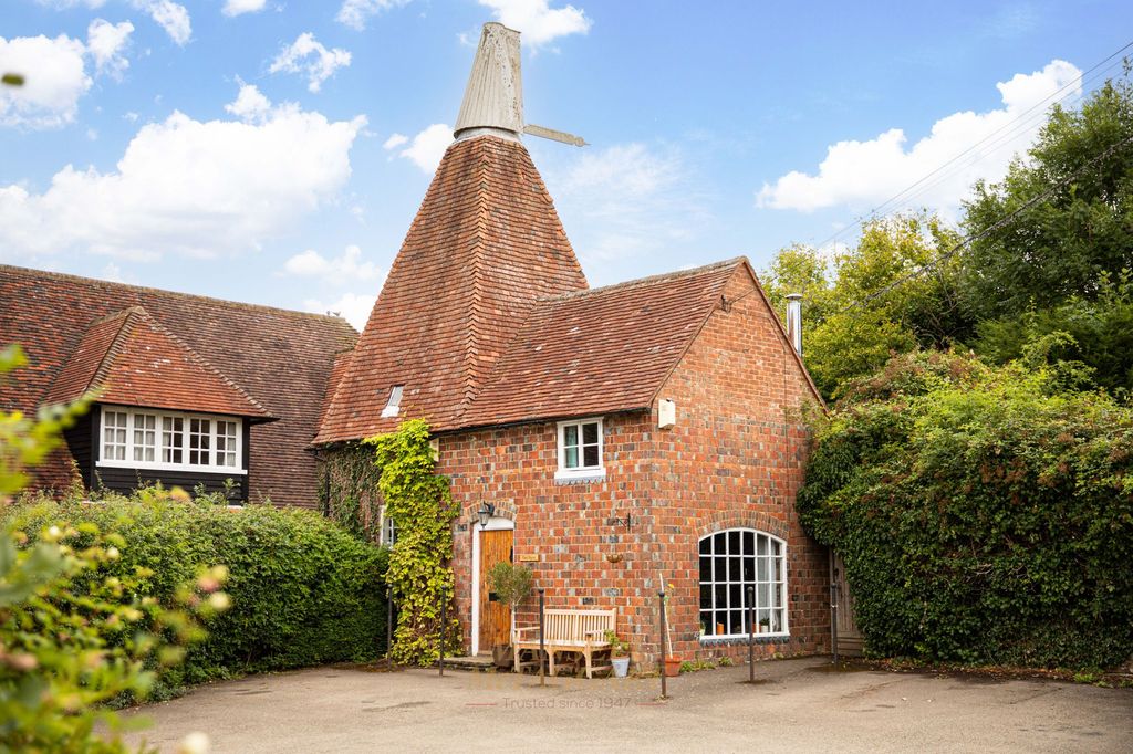 2 bed detached house for saleHigh Street, Hartfield TN7