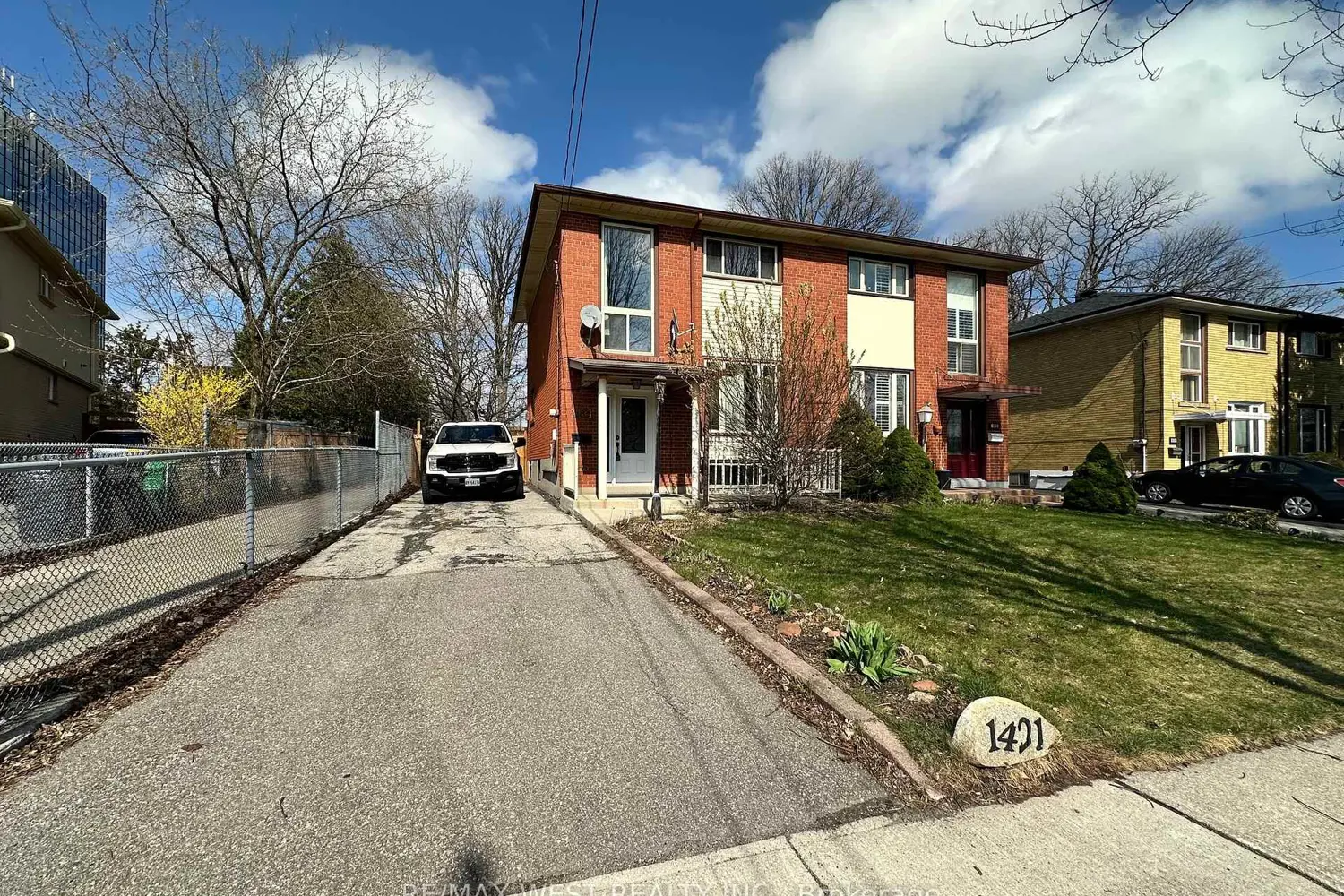 1421 Freeport Drive photo 4