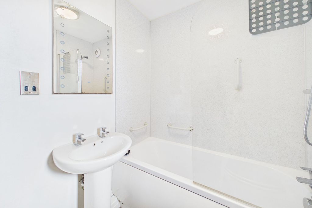 Additional image 18 of 2 bed flat for sale17 Howe Gardens, Kendal LA9