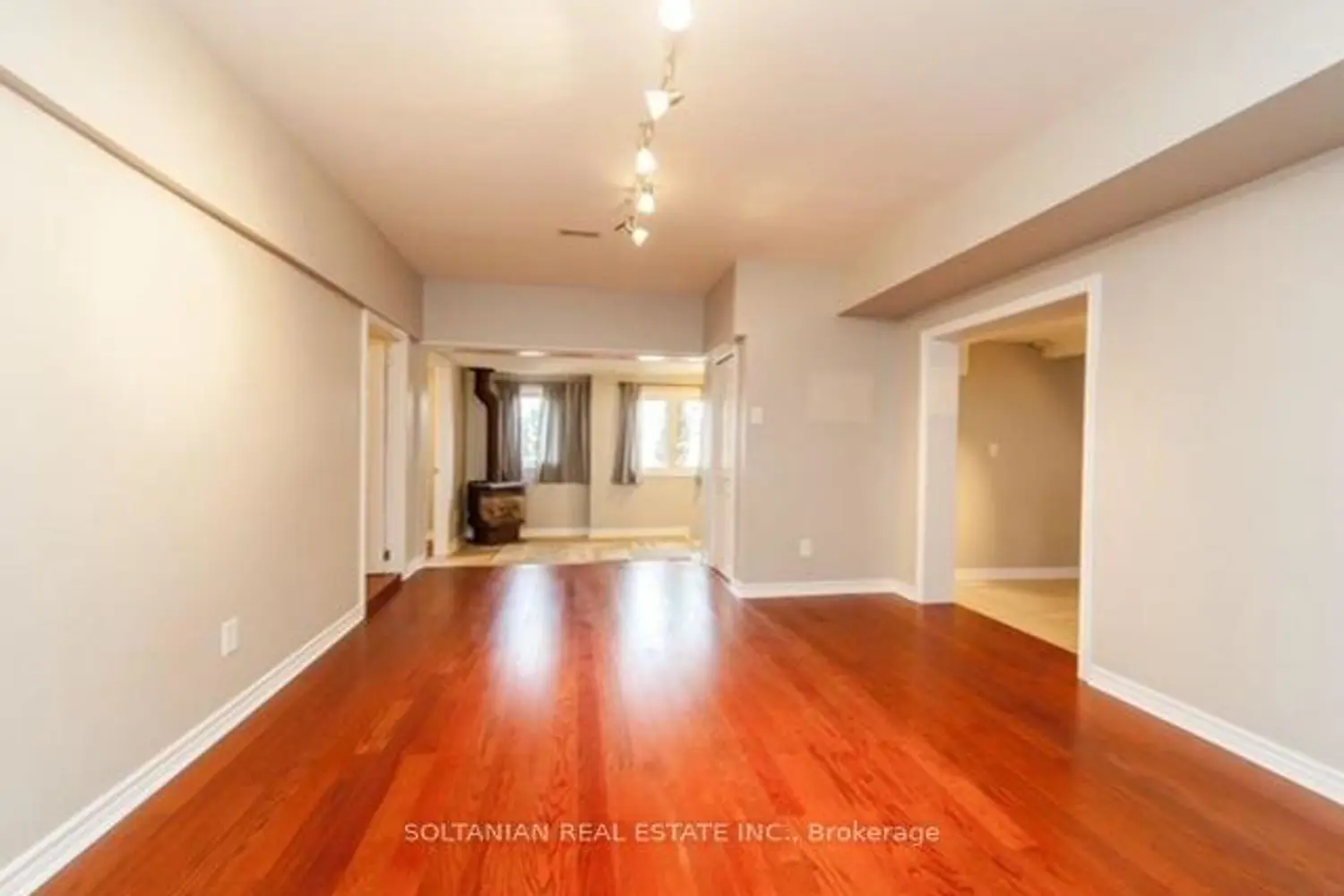 257 Parkwood Avenue photo 4