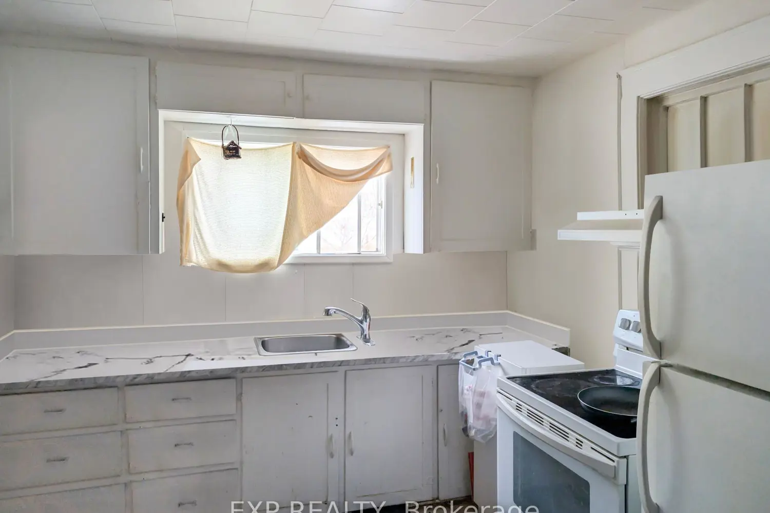 111 Taylor Avenue photo 2