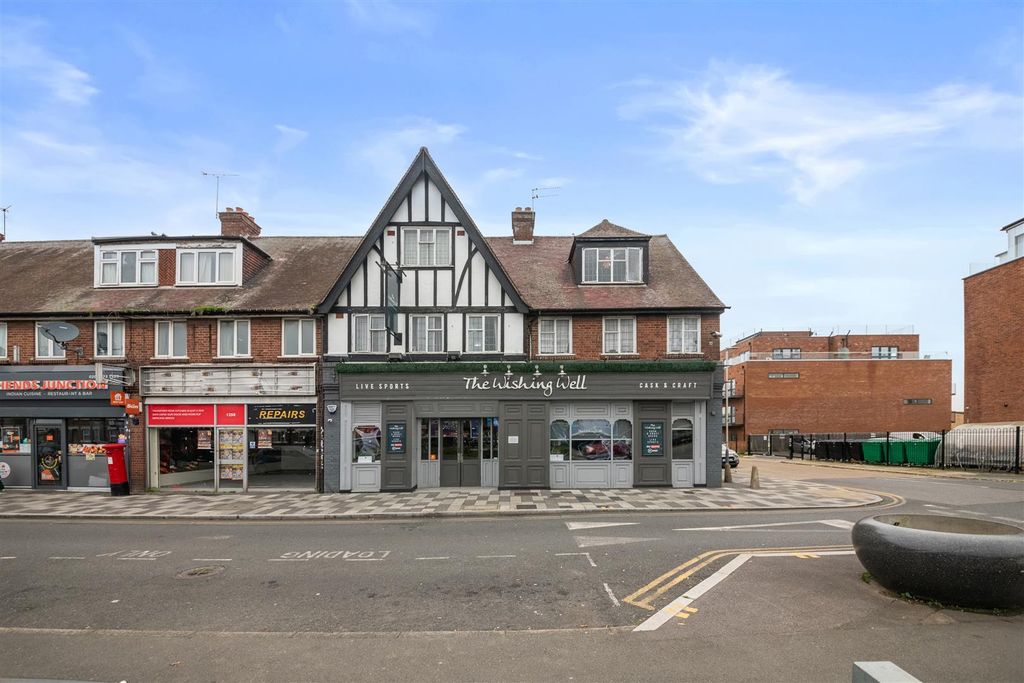 Additional image 3 of 6 bed property for saleUxbridge Road, Hayes UB4