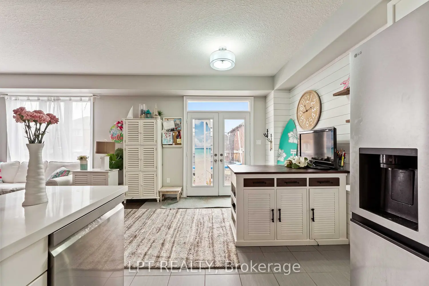 82 Nathan Crescent photo 5