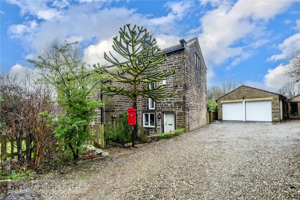 4 bed detached house for saleHeys Road, Holmfirth, West Yorkshire HD9